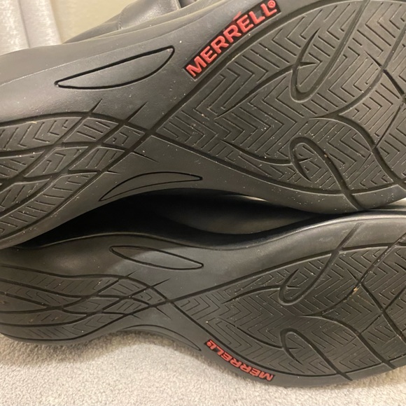 Merrell Black Leather Boots with Rubber Soles - Picture 6 of 6